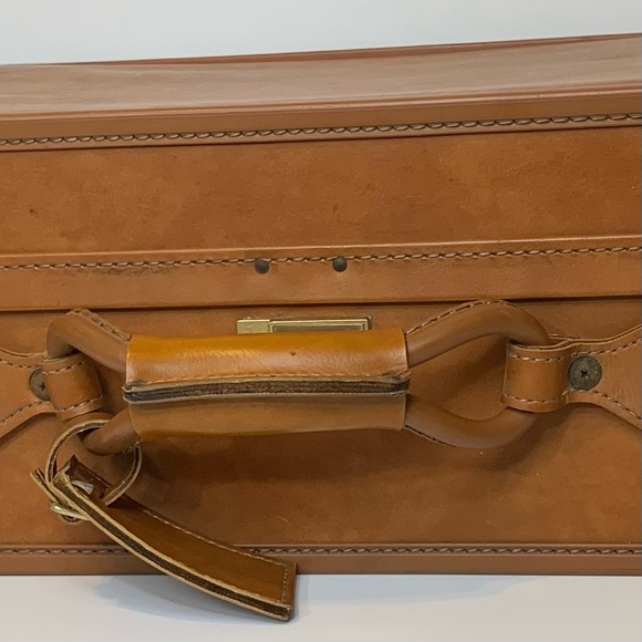 Vintage Mid Century Hartmann Pullman Luggage with Belting and Key - Picture 9 of 16